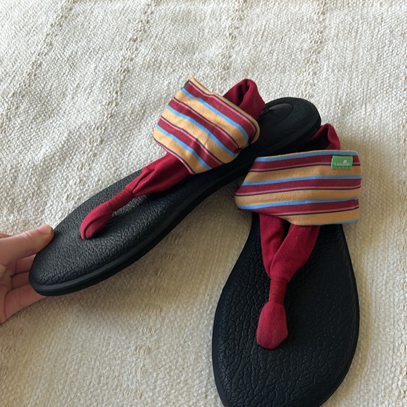 Sanuk Women’s Sandals - Picture 4 of 7